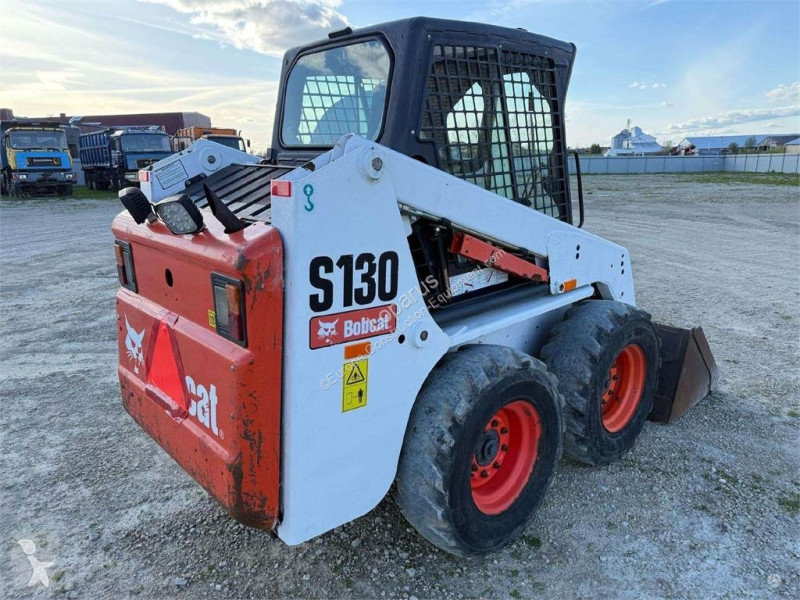 Shovel Bobcat