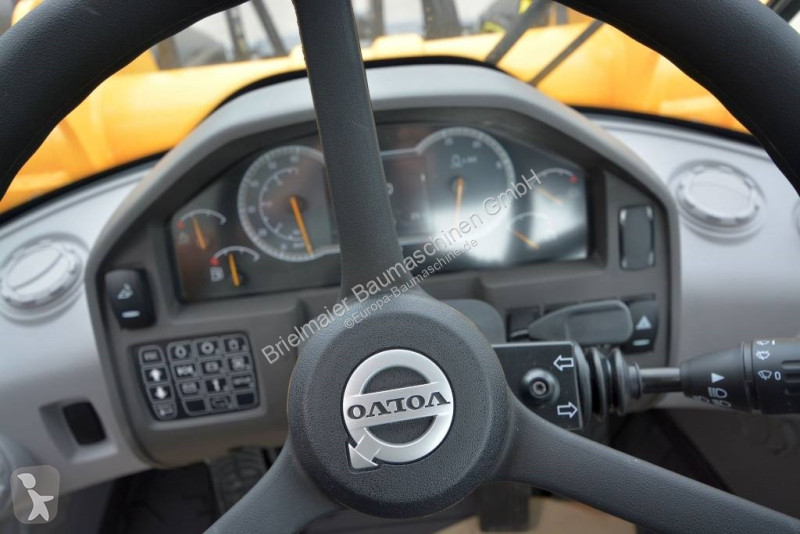 Nakladač Volvo HS