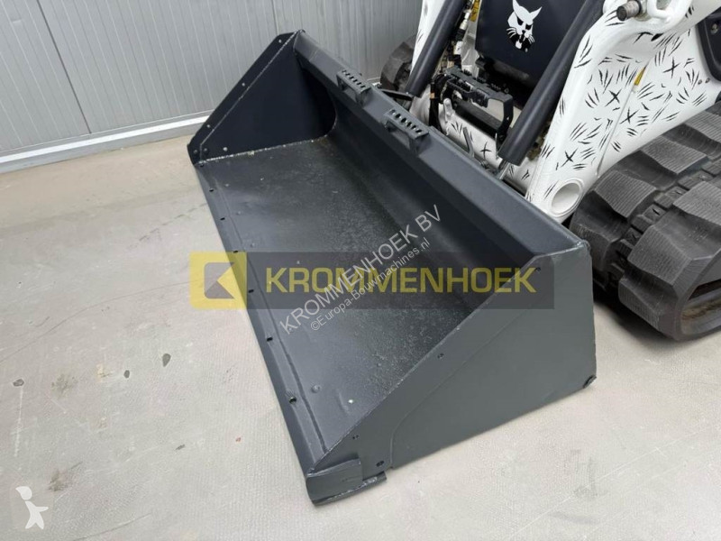 Shovel Bobcat T 76