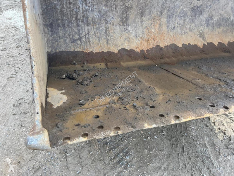 Shovel Hitachi Chargeuse 23T