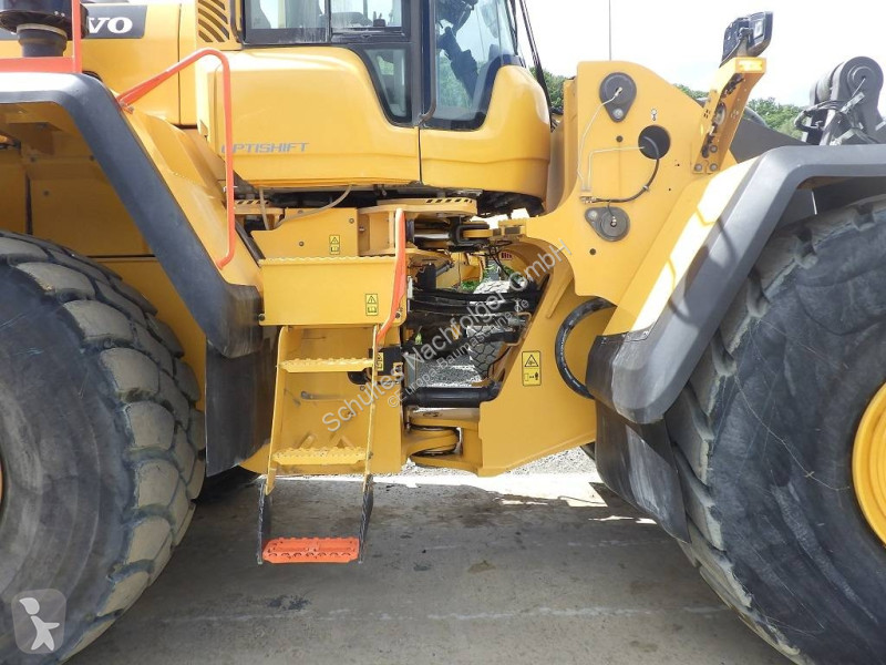 مُحمّلة Volvo L 220 H