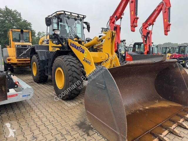 مُحمّلة Komatsu WA 320-8