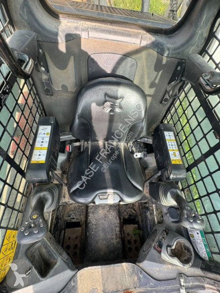 Shovel Bobcat 570