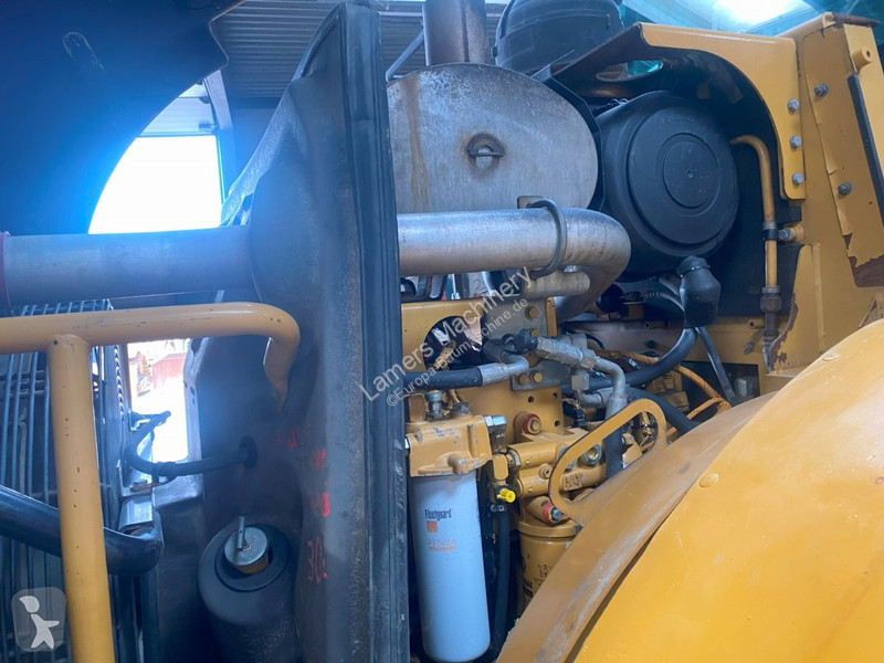 Shovel Caterpillar NVT