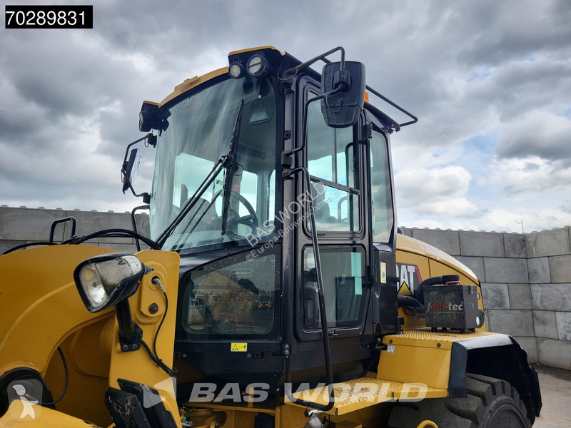 Shovel Caterpillar 926 M