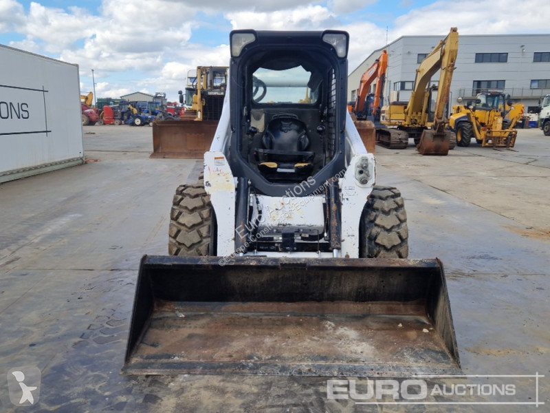 Shovel Bobcat S740