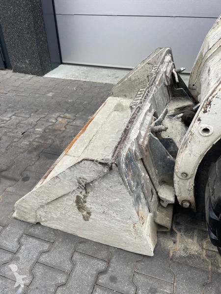 Shovel Bobcat