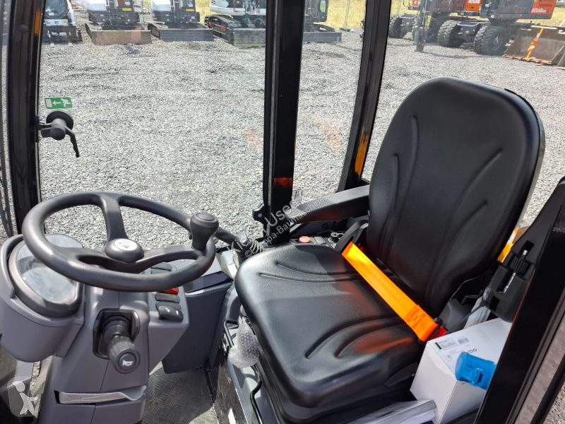 Pala cargadora Giant G2700E X-Tra