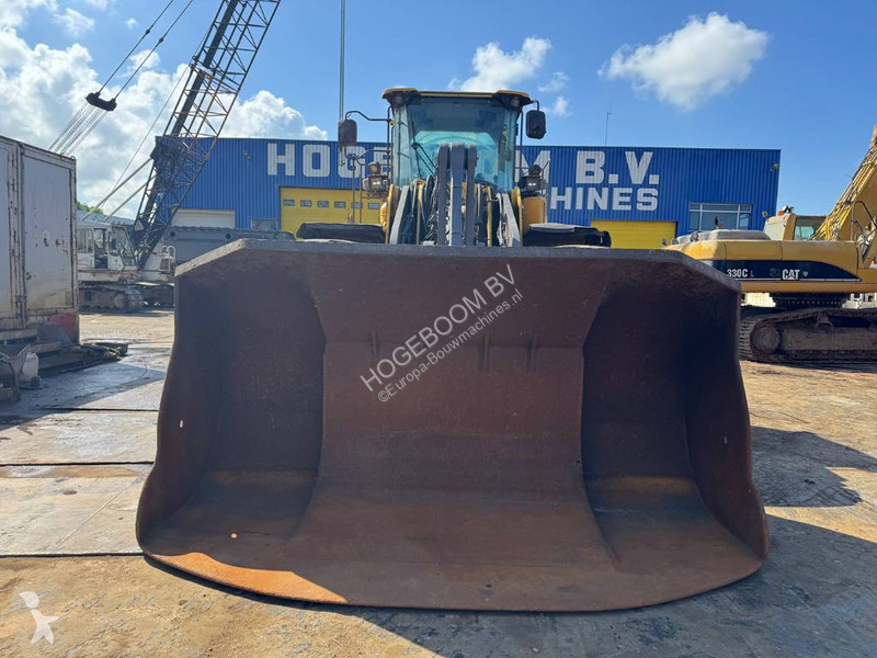 Shovel Volvo L 220 H ( WITH EW TYRES )