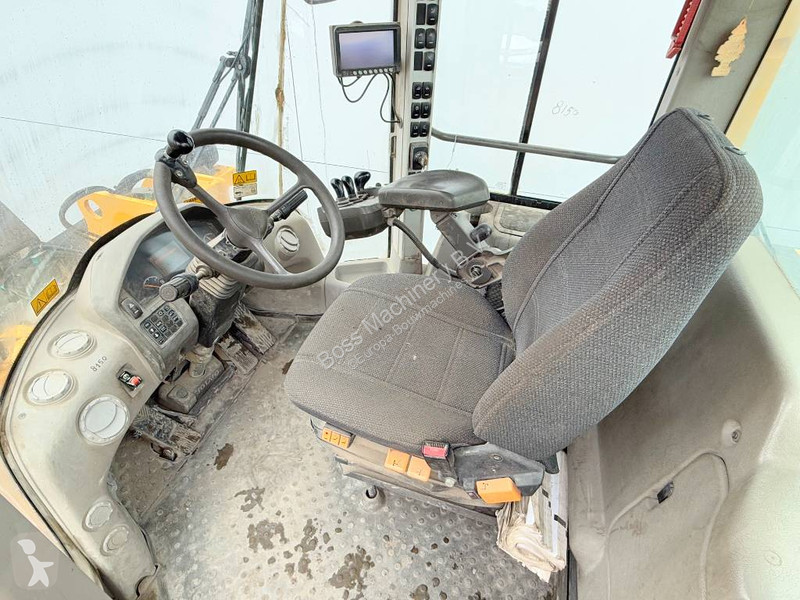 Shovel Volvo - 3rd Function / Quick Coupler /...