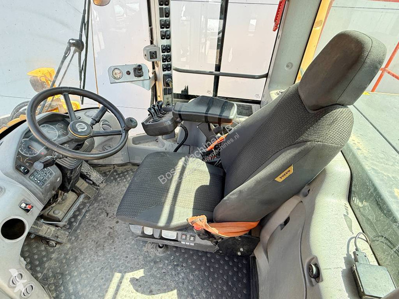 Shovel Volvo L220H - German Machine / 3rd Function