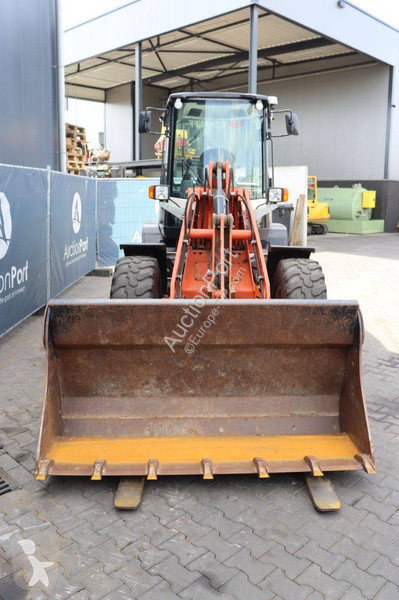 Pala cargadora Schaeff L100