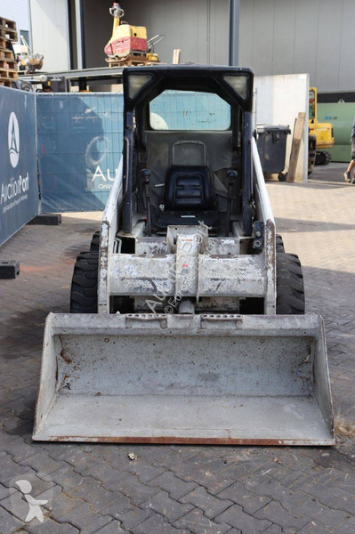 Shovel Bobcat