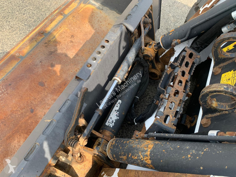 Shovel Bobcat NVT