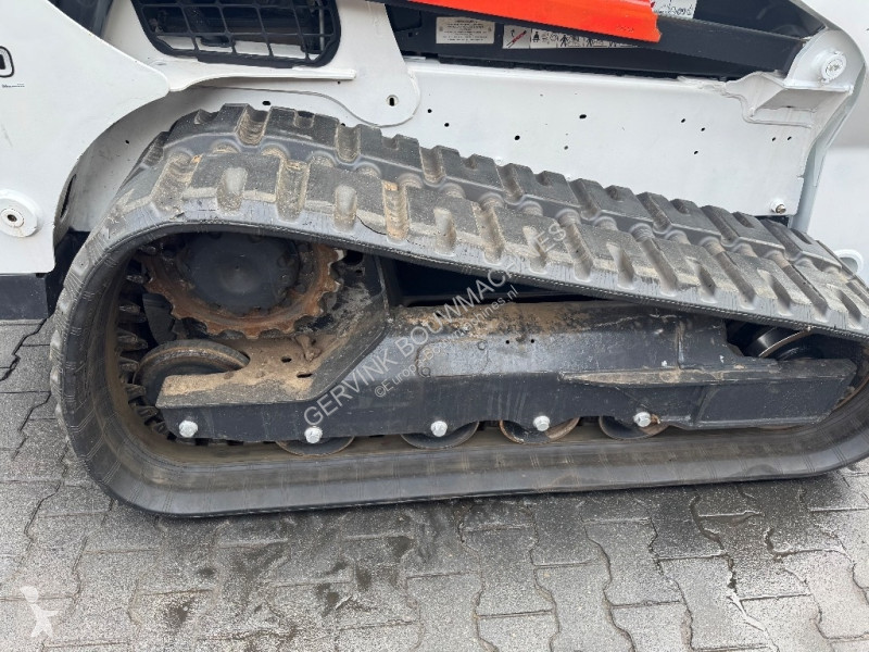 Shovel Bobcat