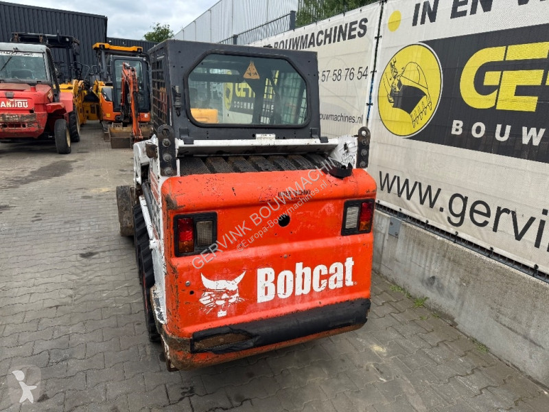 Shovel Bobcat 553