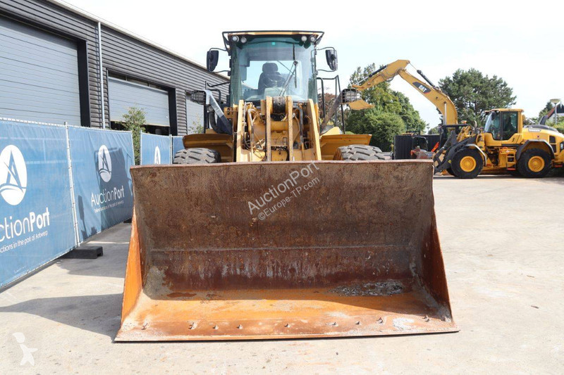Shovel Caterpillar M