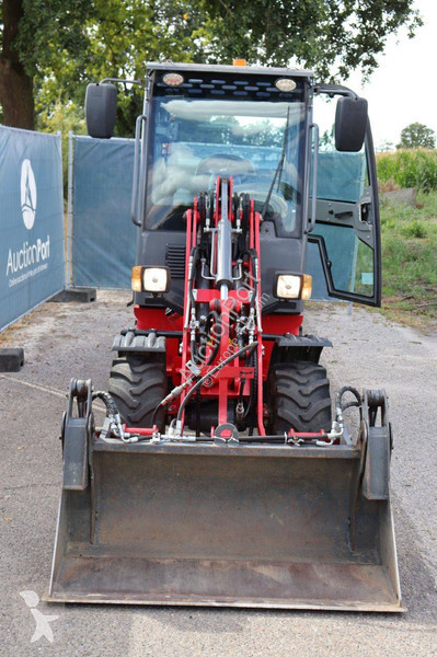 Pá carregadora  Farmer 906PRO
