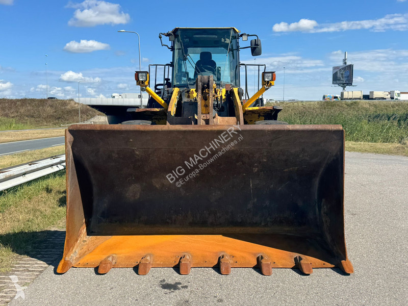 Nakladač Komatsu