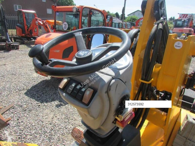 Nakladač JCB 403 Radlader 21.000 EUR