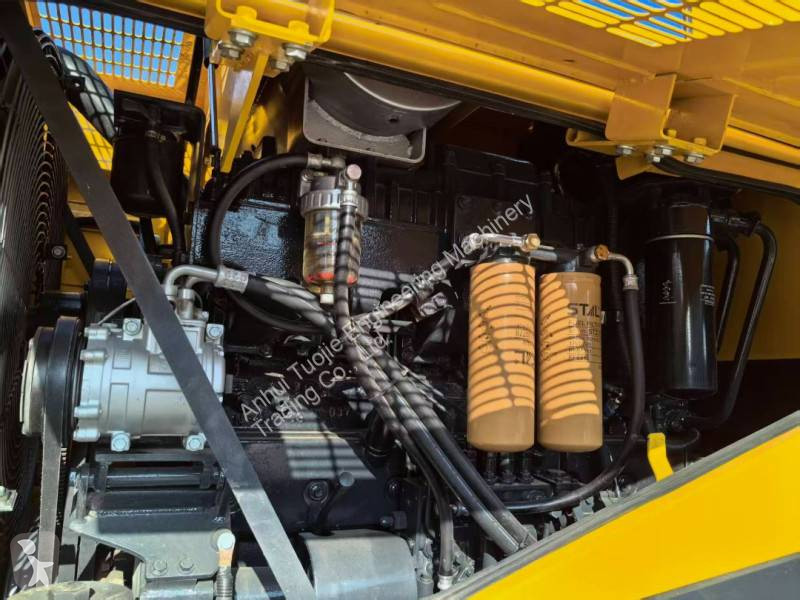 Nakladač Komatsu WA470