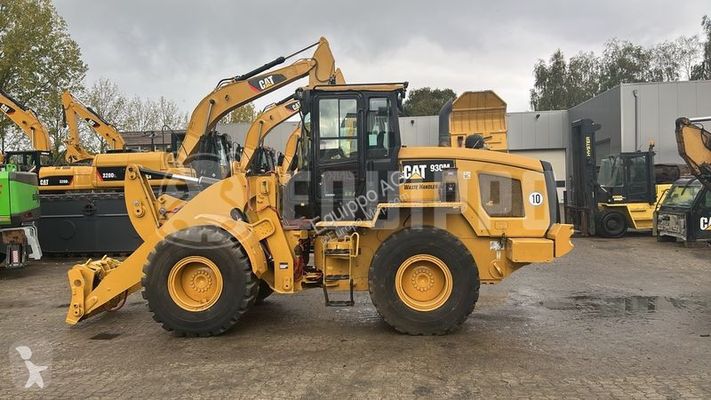Nakladač Caterpillar 930M
