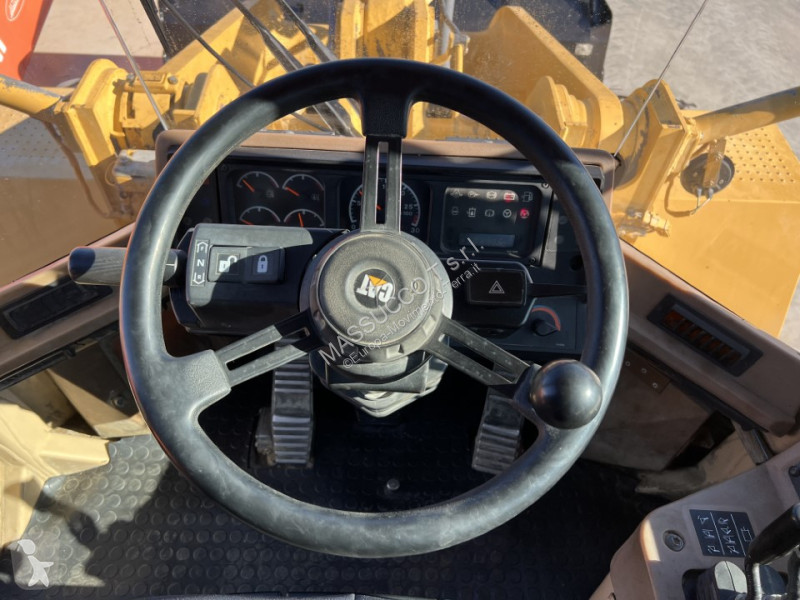 مُحمّلة Caterpillar F2H