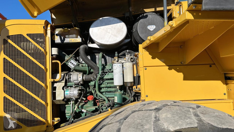 Nakladač Volvo HL