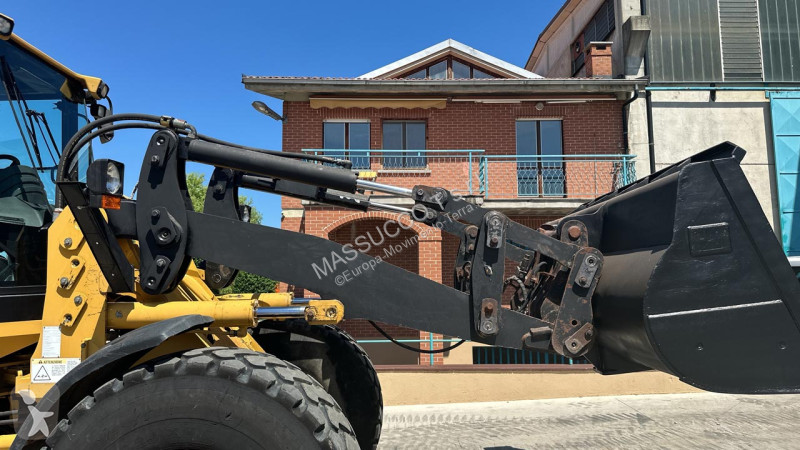 مُحمّلة Caterpillar 4X4