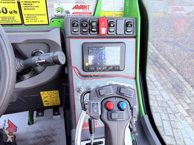 Nakladač Avant tecno 760i GTX Cabine