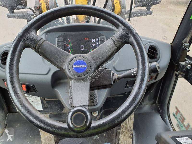 Nakladač Komatsu WA70M-8EO