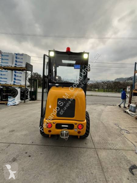 Фронтальный погрузчик Kubota H280 1m3
