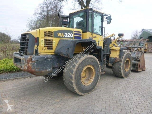 مُحمّلة Komatsu 3205