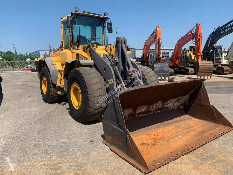 Nakladač Volvo L110