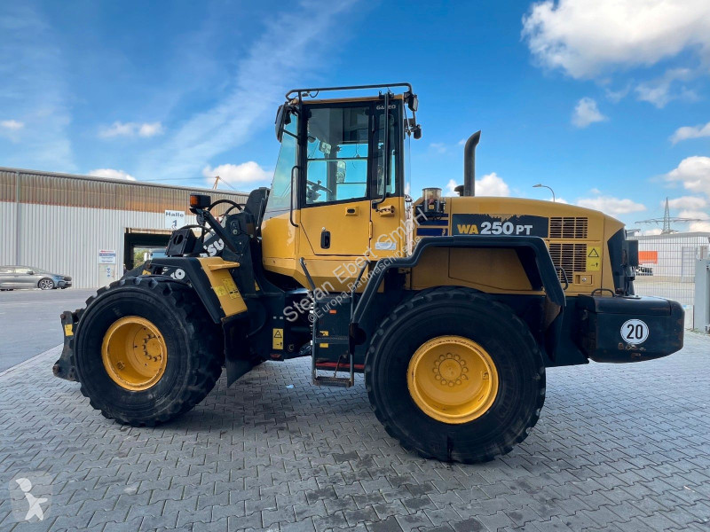 مُحمّلة Komatsu PT - 5H / 12.390h /