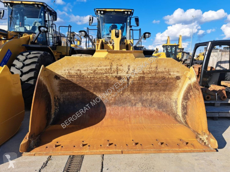 Nakladač Caterpillar 972