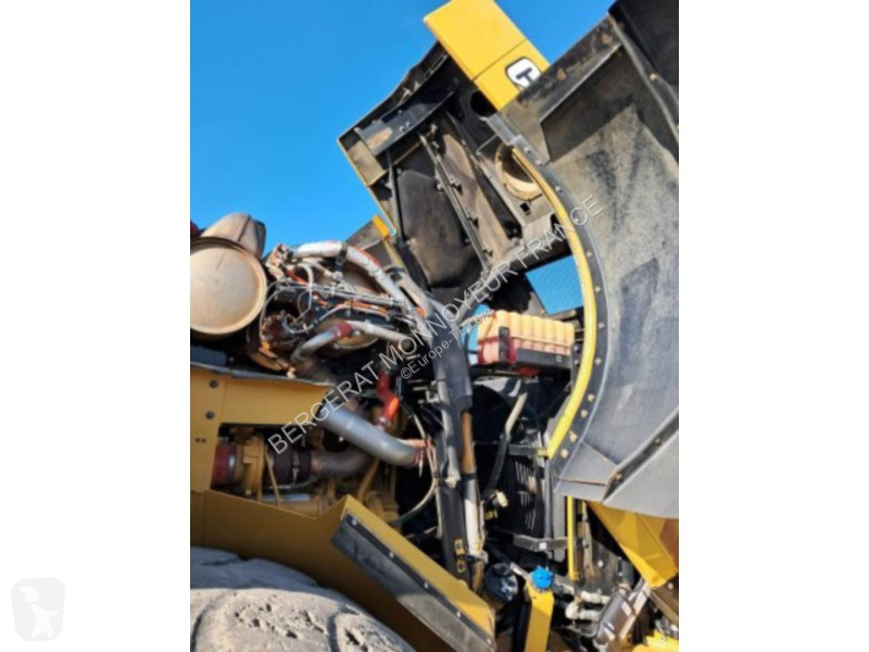 Nakladač Caterpillar 982M