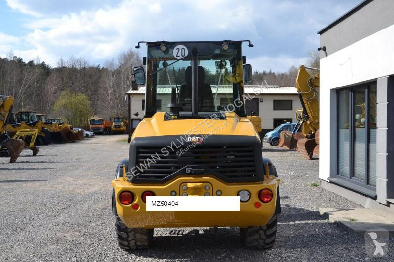 Nakladač Caterpillar 908 M