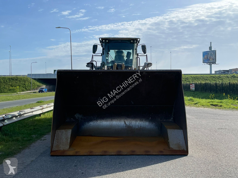 Nakladač Caterpillar 962M