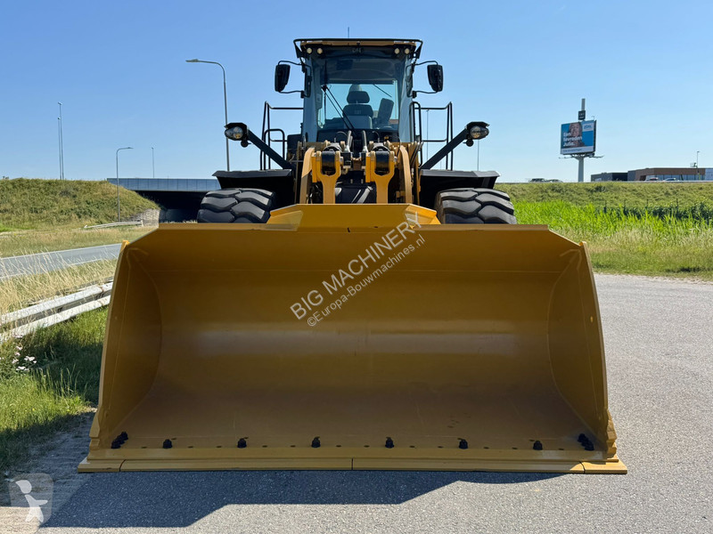 Nakladač Caterpillar 980