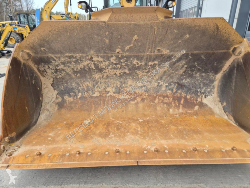 Nakladač Caterpillar 966-14