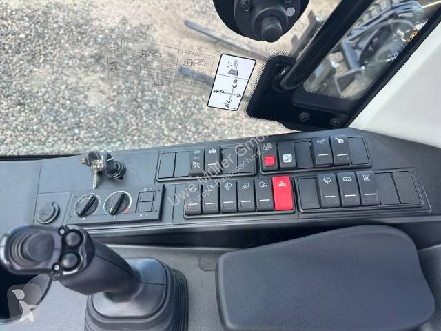 Nakladač Liebherr Compact Radlader 49.900 EUR