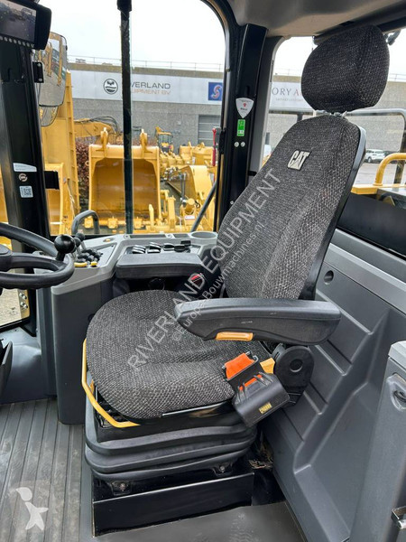 مُحمّلة Caterpillar GC wheel loader Demo 650 hours