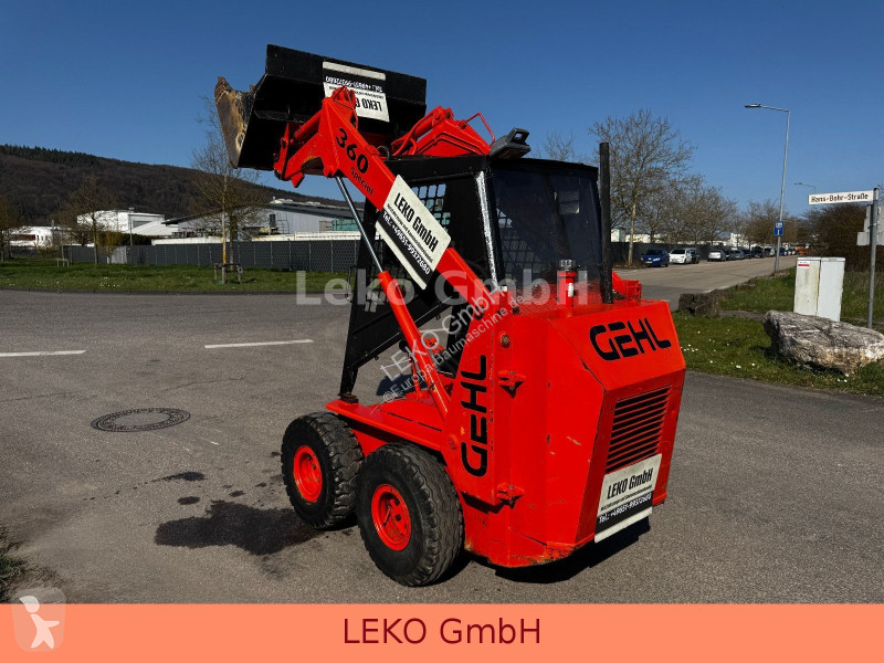Nakladač Gehl 360 Radlader