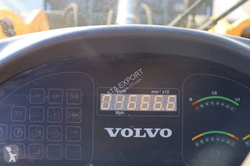 Фронтальный погрузчик Volvo