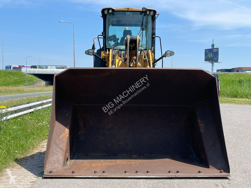 Pala Caterpillar M