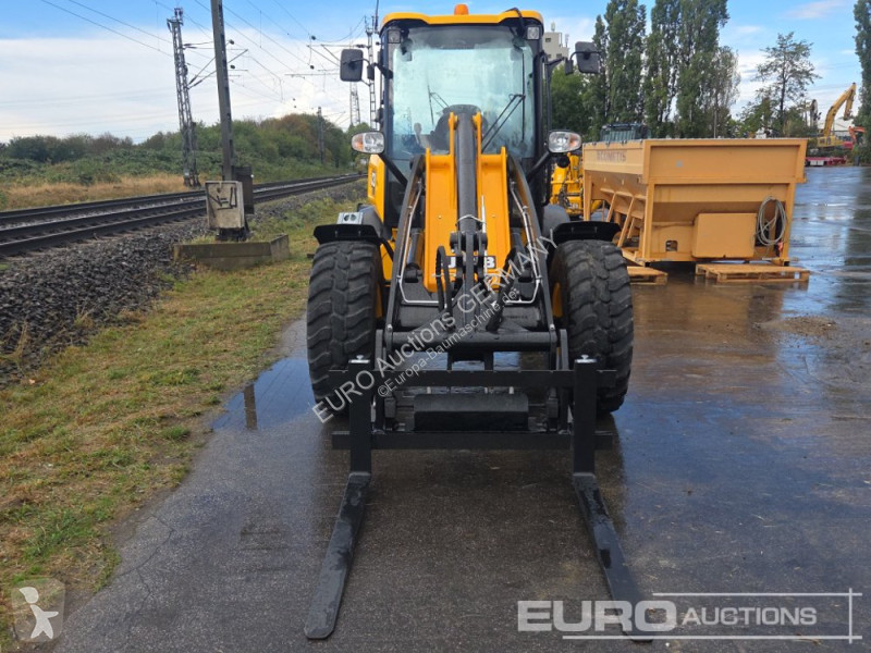 Shovel JCB 409