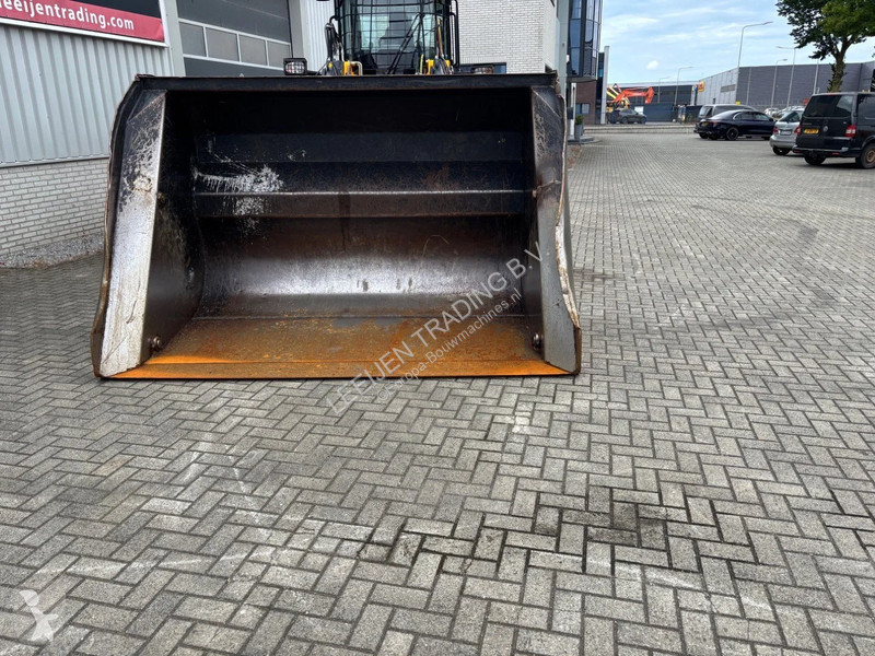 Nakladač JCB 437WHT T4F Wheelloader, highlift...