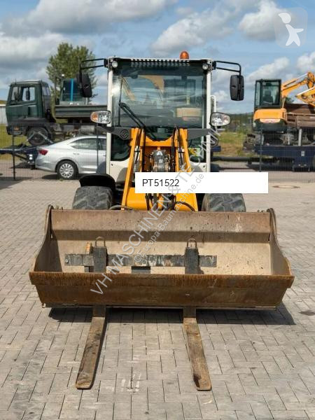 Nakladač Liebherr L506 Compact