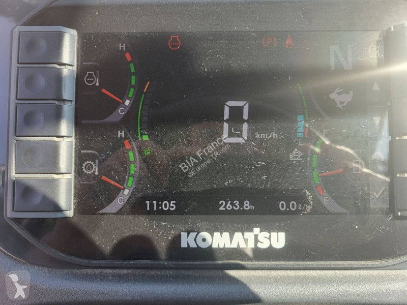 Nakladač Komatsu WA100M-8